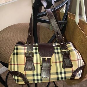Burberry purse